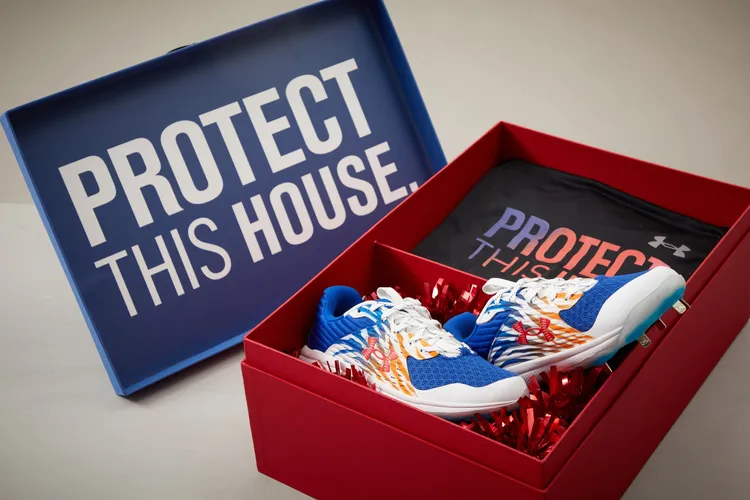 UNDER ARMOUR為TEAM UA選手黃子鵬精心打造專屬經典紅藍配色「Armour Box」。品牌提供