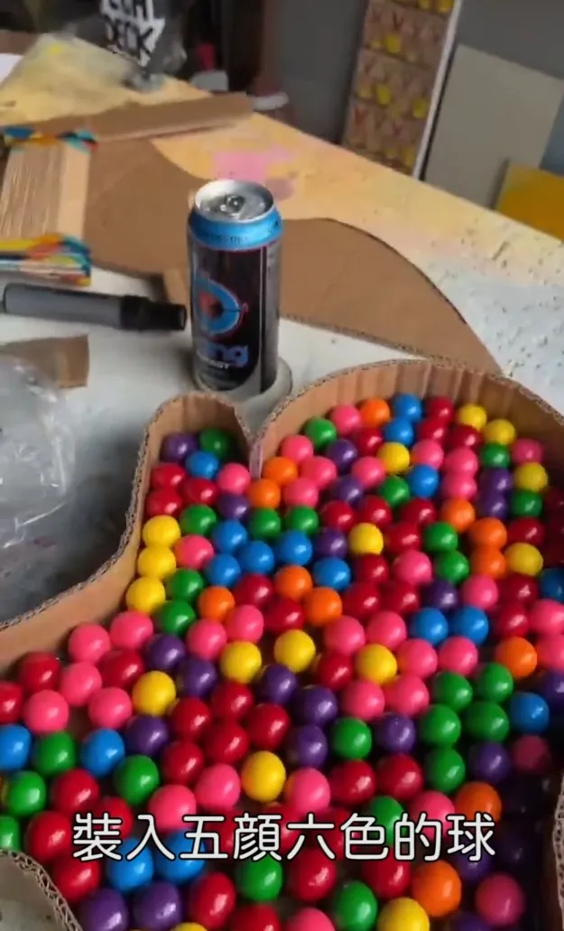 不管大朋友小朋友都可以動手做看看。YouTube@totallyanton 提供