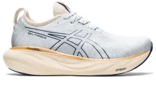 GEL-NIMBUS 25運動鞋，4980元。品牌提供