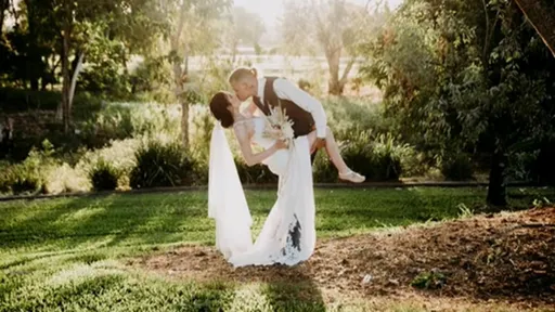 女童溺斃後「現身媽媽婚禮」 母親po靈異照感動百萬人