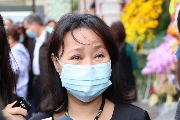 呂雪鳳受訪時極為哀傷。鄭孟晃攝