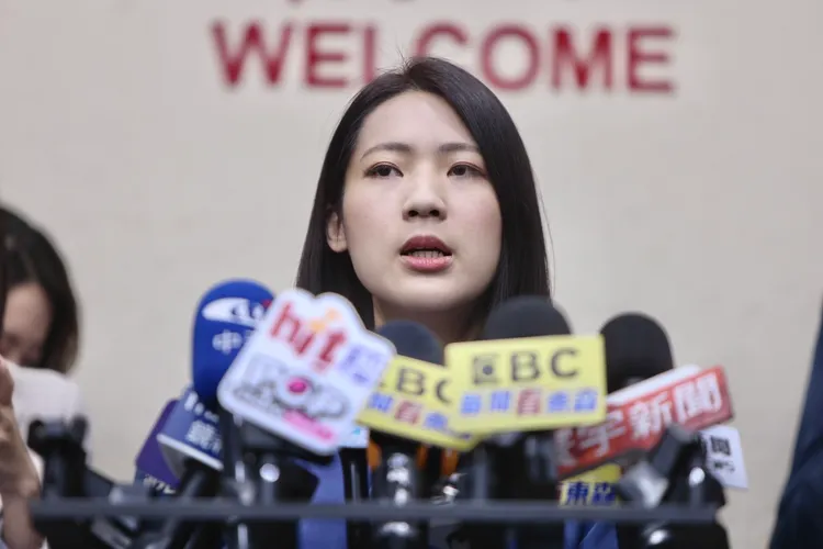 徐巧芯直言就算其他人因制度不公要退出，她一樣打死不退。林林攝