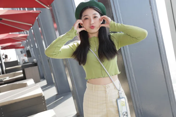 小雞拍起照來俏皮可愛。彭欣偉攝