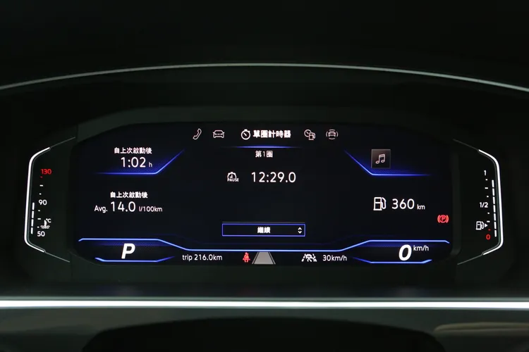 標配的10.25吋全邏輯數位儀表，在Tiguan R上有專屬的顯示模式，及專屬的單圈計時器等功能。林浩昇攝