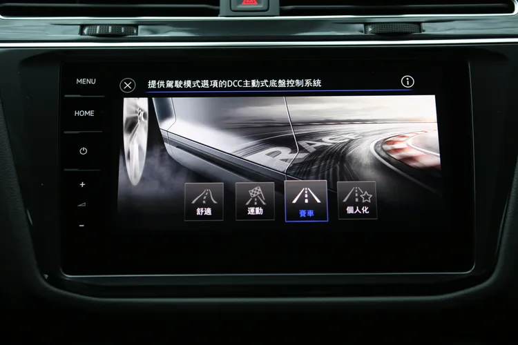 行車模式具備舒適、運動、賽車及個人化選擇，其中賽車模式更會讓引擎聲浪來到最激情狀態。林浩昇攝