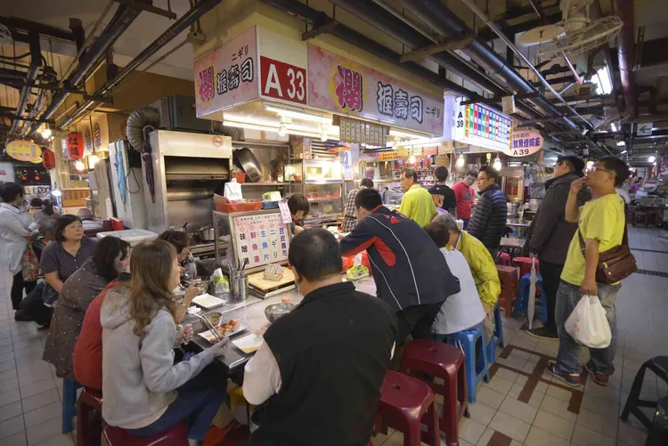 基隆廟口是外地遊客必訪之處。翻攝畫面