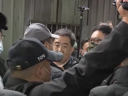 批蔣萬安獨裁 社子島說明會爆衝突!地政局長被「滾蛋」聲浪轟走