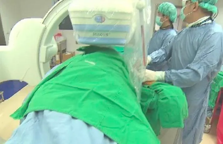 病患接受治療。聖保祿醫院提供