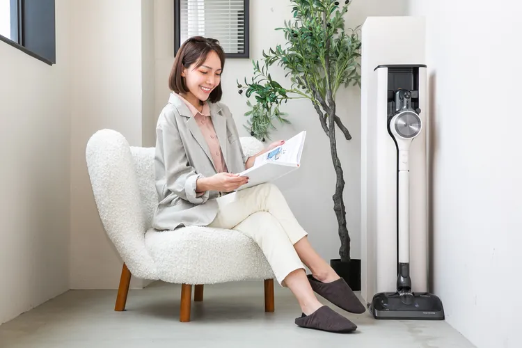 LG Ａ9T 系列擁有All-in-One Tower智慧集塵收納充電座，讓你輕鬆打造舒適無塵空間。業者提供