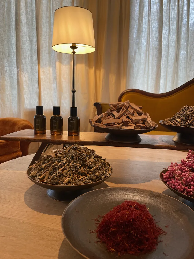 格歐暮香水主打花香與辛香調。張家玲攝