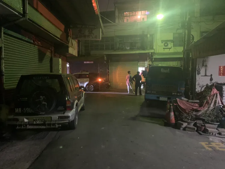 警方到場勘驗。民眾提供