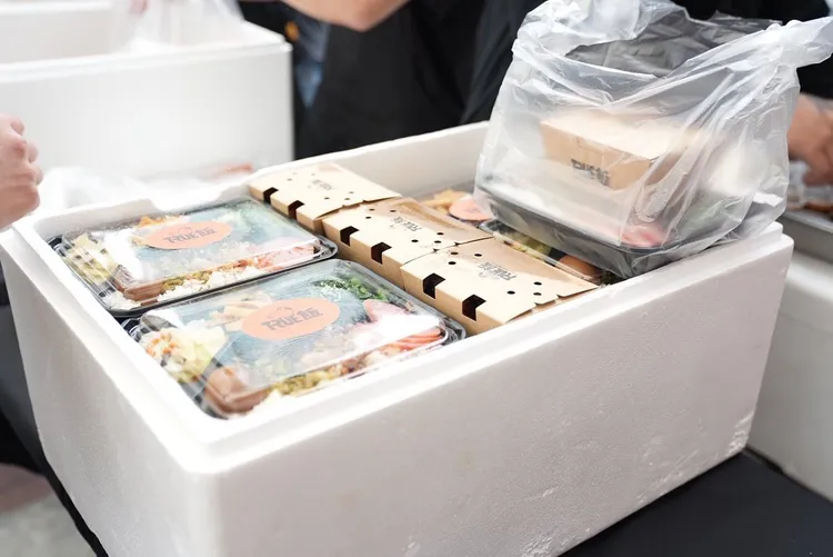 館長經營的餐飲品牌「Ture飯」在IG上分享今日試賣盛況。翻攝《truefun_tw》的IG