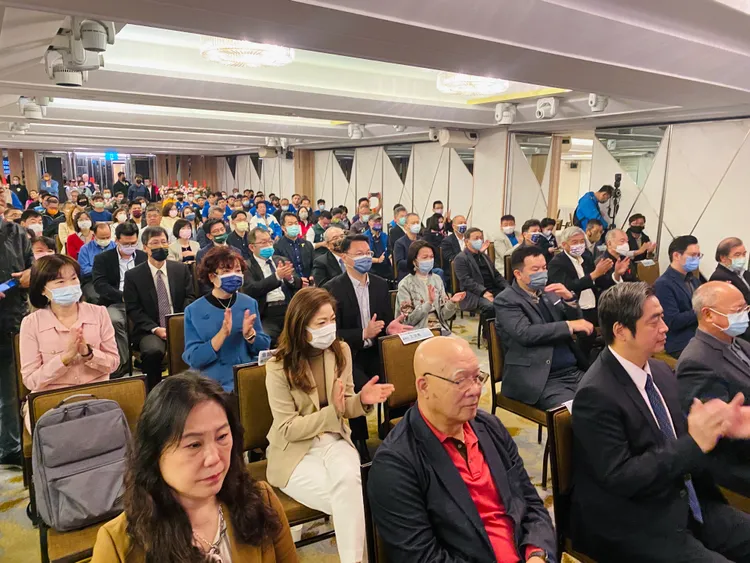 台鋼足球舉辦開季記者會，體壇、政壇人士出席支持。王志弘攝