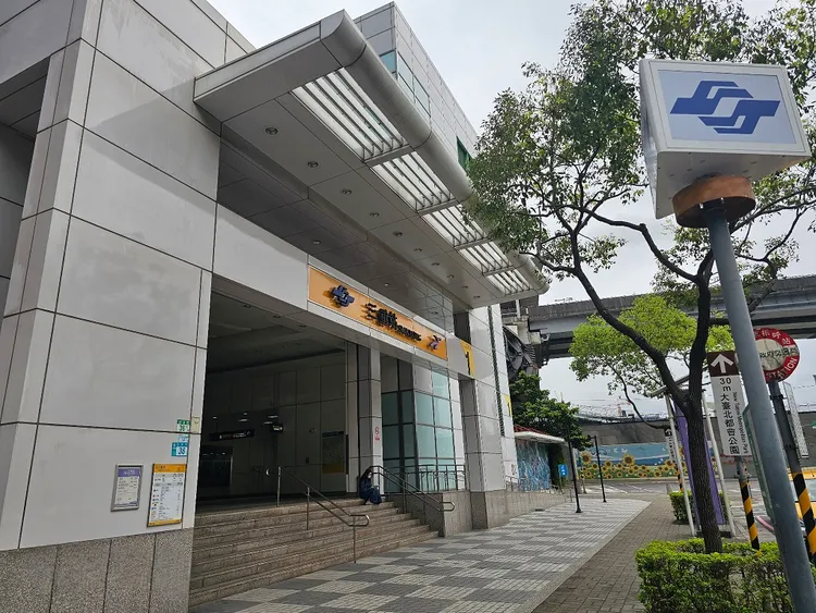 捷運三重站鄰近春紛節會場。交通局提供