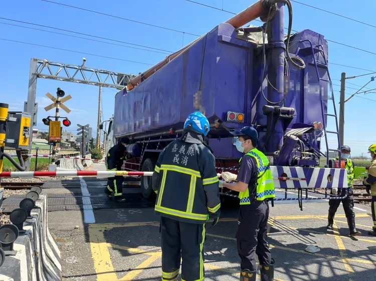 警方、警消獲報到場處理。讀者提供