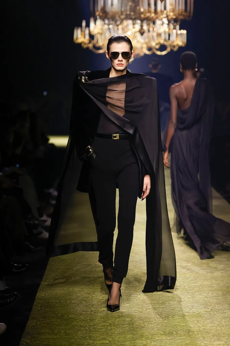SAINT LAURENT 2023秋冬女裝大秀。品牌提供