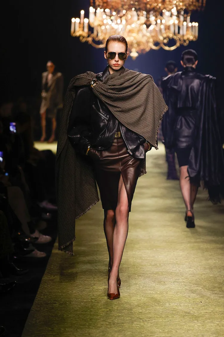 SAINT LAURENT 2023秋冬女裝大秀。品牌提供