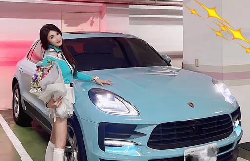 獨家|楊麗菁砸350萬入手保時捷Macan 就愛Tiffany藍不怕掉價