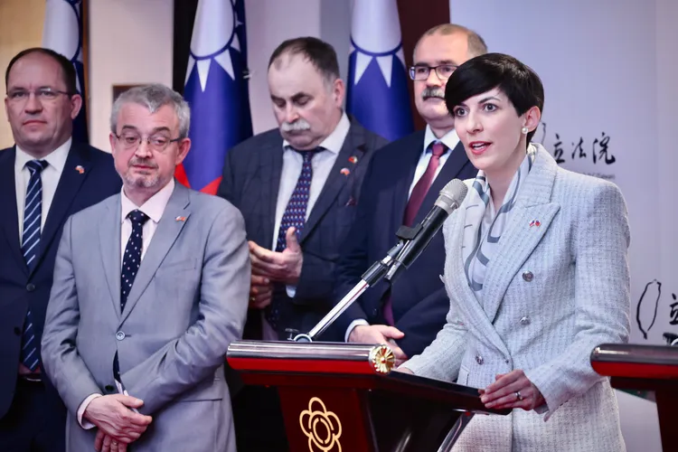 艾達莫娃說，捷克跟台灣雖相隔遙遠，但跟台灣站在一起。林林攝