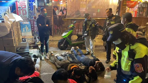 未成年女儿遭前男友「欺负」　悍母撂人讨公道！三峡警火速到场逮人