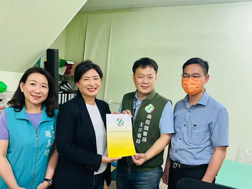立委就職10天就開始拚連任 蔡培慧完成初選登記