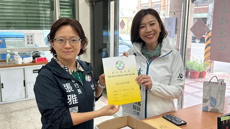 第2選區立委林靜儀則在昨天完成登記。林靜儀辦公室提供