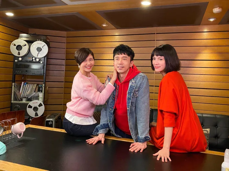 光良（中）與李心潔（右）、于子育是相識多年的好友。翻攝光良臉書