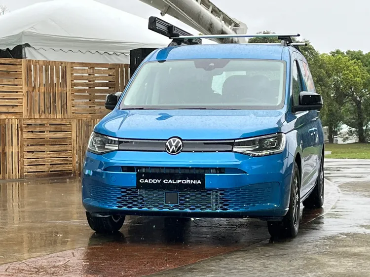 Caddy California配置全新LED頭尾燈組、全天候輔助照明燈，車側滑門和尾門則新增專屬「California」字樣。林浩昇攝