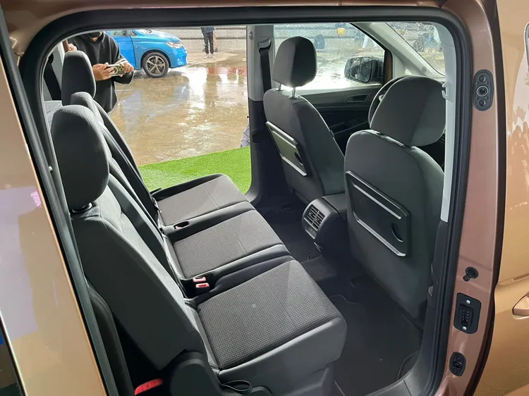 平時通勤，Caddy California就是空間寬敞的五人座休旅車。林浩昇攝