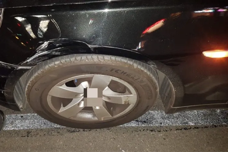 對方轎車遭撞。翻攝畫面