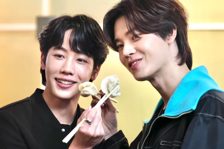 Yin（右）、War以《愛情力學》受到粉絲喜愛。林林攝