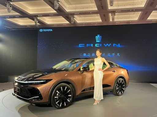 Toyota Crown首度導入國內上市 跨界跑旅、雙油電動力售價157萬元起