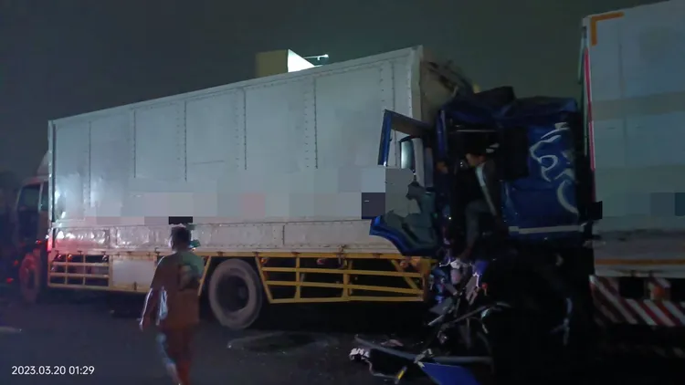 後方大車追撞。民眾提供