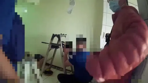 改造空氣槍+8倍狙擊鏡30公尺外射破民宅玻璃 新北男落網稱「想體驗狙擊手快感」