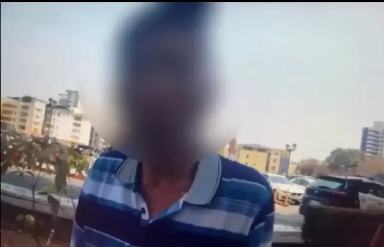 郭男被警方叫醒後大發脾氣。讀者提供