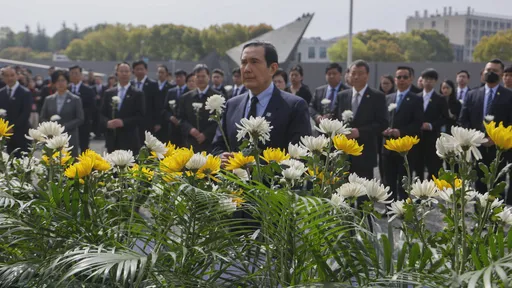 馬英九訪中｜參觀南京大屠殺紀念館感觸多　籲兩岸避戰謀和「不要侵略別人」