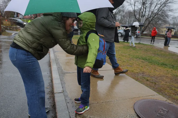 長新冠讓高汀開車時一度危急兒子和她自己的性命。路透社