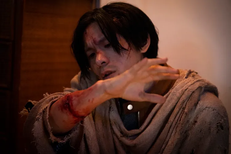 姚淳耀《不良執念清除師》皮開肉綻畫面，特化7小時成果連自己看到都怕。愛奇藝國際站提供