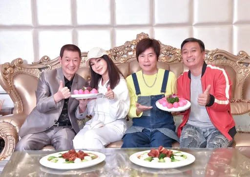 陳美鳳演唱會1秒火辣換裝秀準備好了 爆蔡小虎狂跑日本瘋打柏青哥