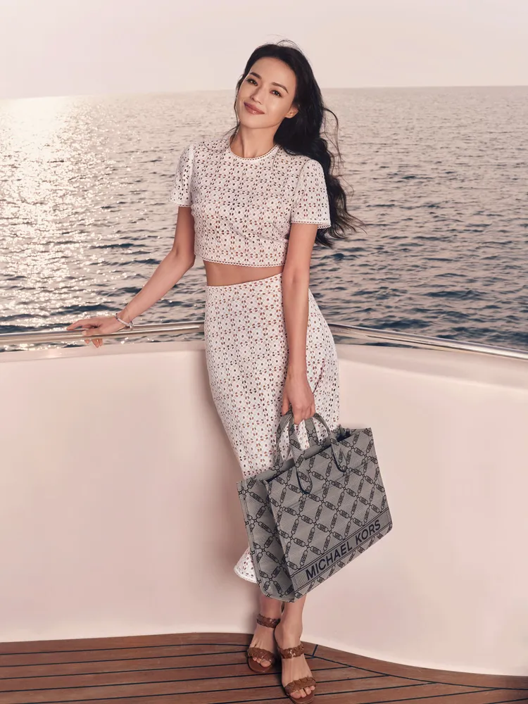 時尚品牌MK日前才宣布舒淇成為品牌全球代言人。品牌提供