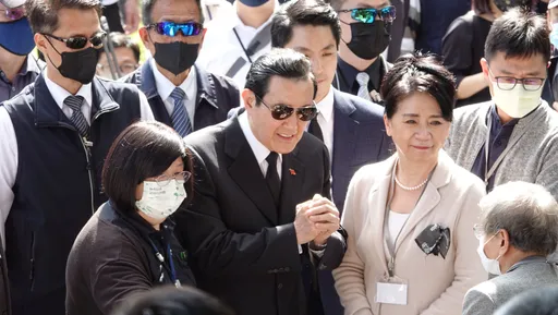 馬英九訪中挨批!國民黨反擊:阿扁、蔡英文也去過 這大咖還稱:像去兄弟家