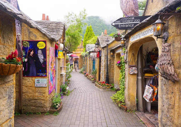 易飛網九州團體行程將帶旅人漫遊童話小鎮湯布院。易飛網提供