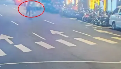 西門町爆隨機攻擊！她遭陌生男酒瓶猛砸頭　「地上整灘血」狂喊救命