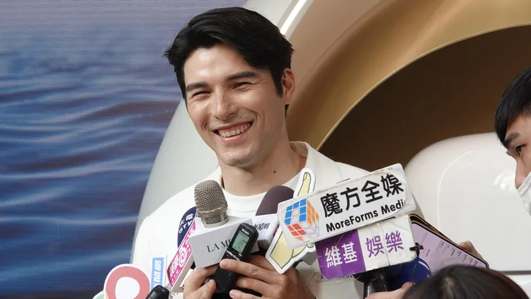 他笑稱最希望收到的禮物是太太。莊宗達攝