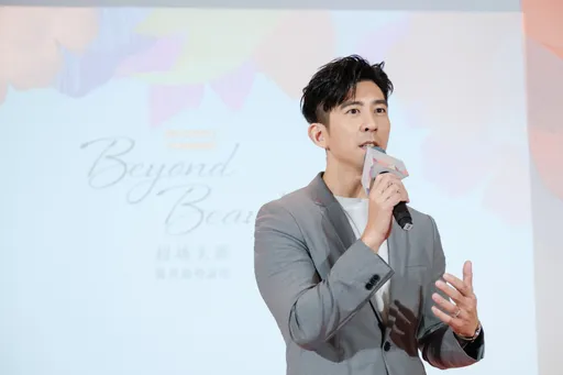 修杰楷「剃頭禿一大塊露頭皮」崩潰了! 謝金燕、Hold住姐目睹表情超失控