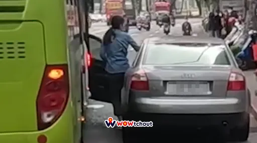 女駕駛違停一霸氣舉動「車門秒對折」　17秒影片眾人喊超舒壓