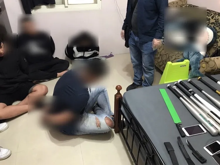 警方壓制嫌犯。翻攝畫面