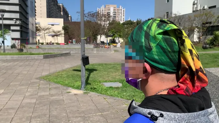 參加宏家旅行社司馬庫斯行程的張男控訴宏家惡行。黃子騰攝