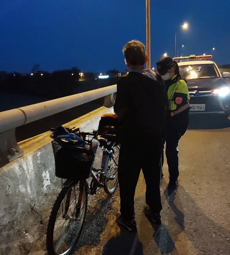 丁姓老翁說，他誤將台61線當成台17線，才會誤闖快速道路。民眾提供