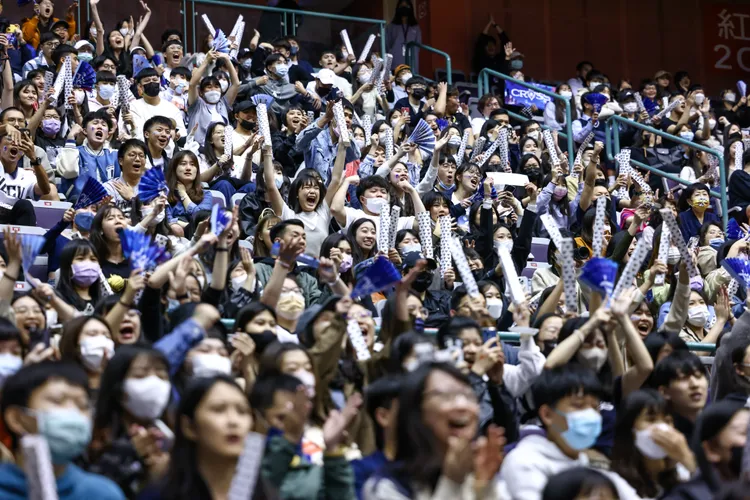 政大球迷熱情加油。大專體總